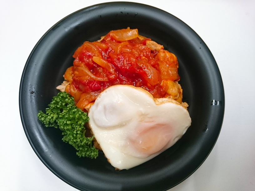 チキンのトマト煮込み丼